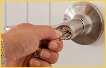 Exclusive Locksmith Service Tucson, AZ 520-226-3840 - 16-emergency-unlock