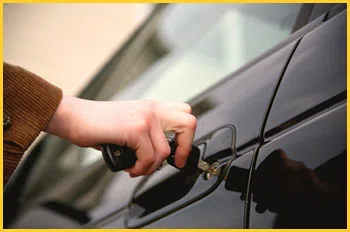Exclusive Locksmith Service Tucson, AZ 520-226-3840 - 18-car-unlock